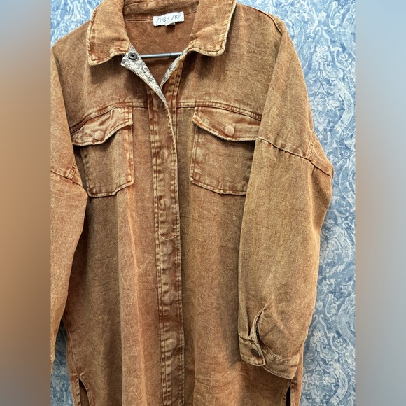 She + Sky Denim Snap Front Shacket Rust Tan Raw Hem Size Small - Picture 2 of 8